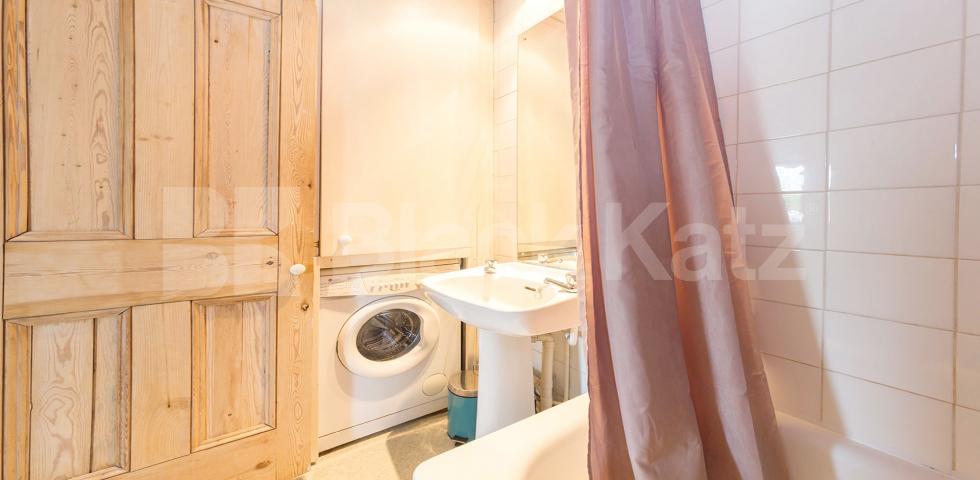 			1 Bedroom, 1 bath, 1 reception Flat			 Sinclair Road, Shepherds Bush